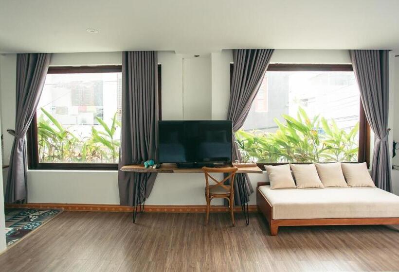 اتاق پریمیوم چهارنفره, Kool House