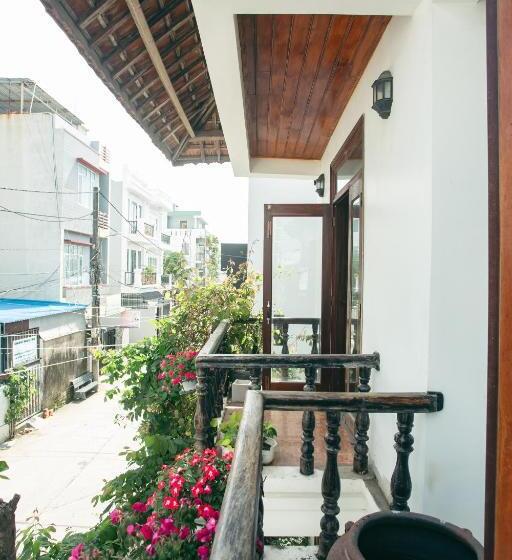 اتاق استاندارد چهارنفره با بالکن, Kool House