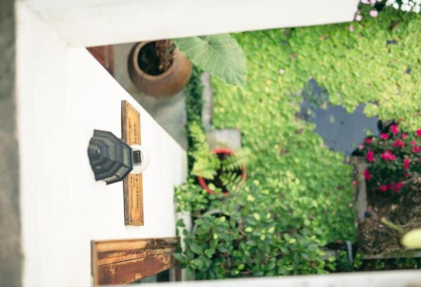 اتاق استاندارد چهارنفره با بالکن, Kool House