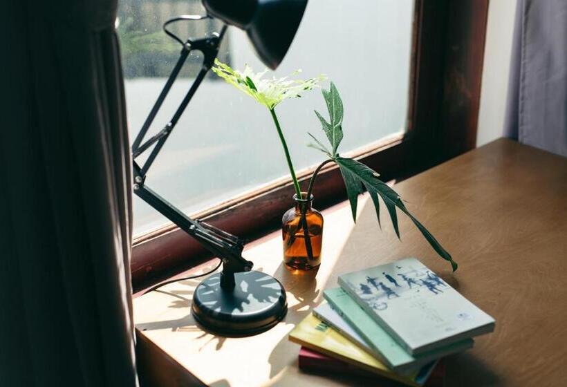 اتاق استاندارد چهارنفره با بالکن, Kool House