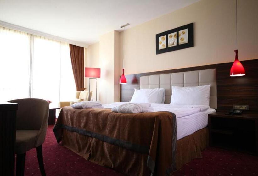 סוויטה משפחתית, Safa Sorgun Thermal