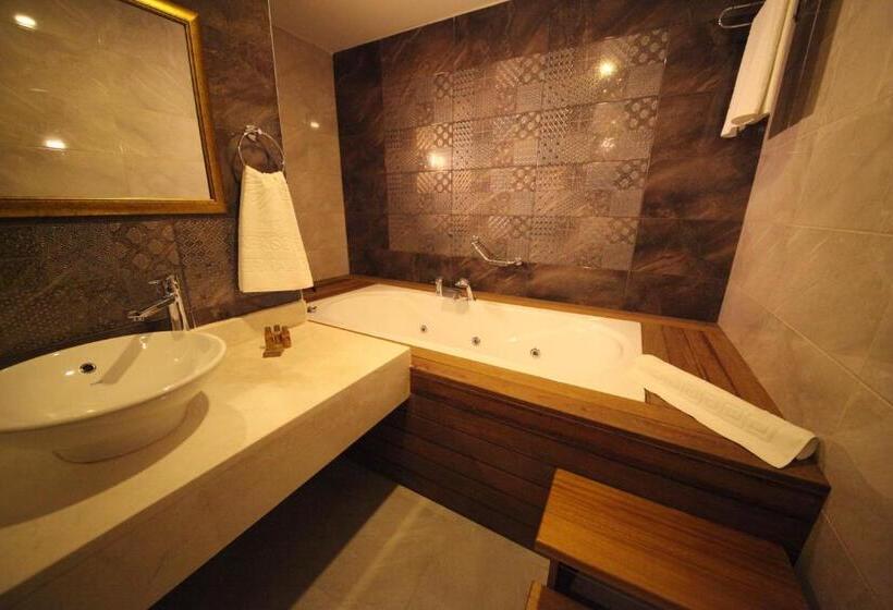 סוויטה משפחתית, Safa Sorgun Thermal