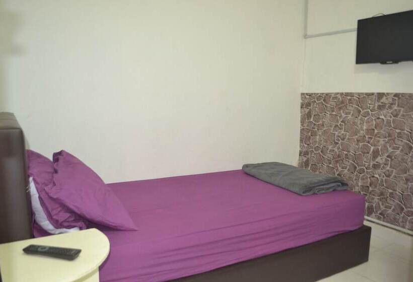 اتاق استاندارد یک نفره, Spot On 89821 Batu Maung Sempoi Inn And Cafe