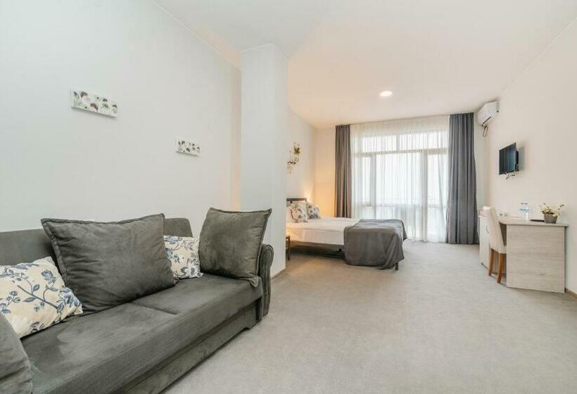 اتاق خانوادگی, & Wine Cellar Arge