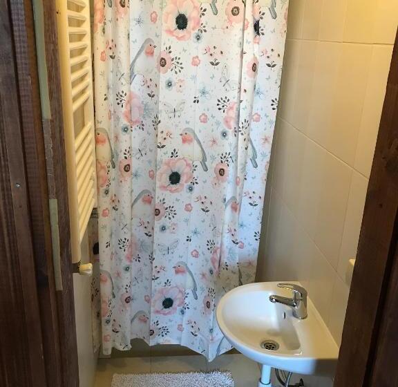 اتاق استاندارد, тіна