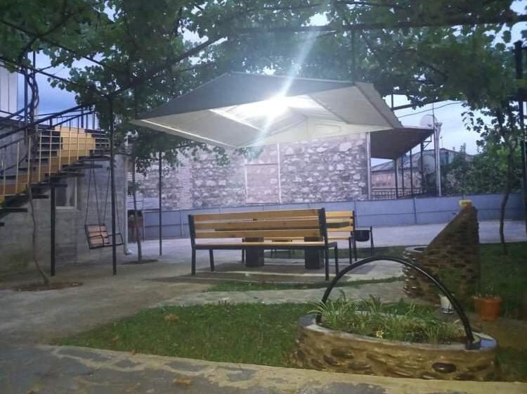 اتاق خانوادگی, Guest House Fazisi