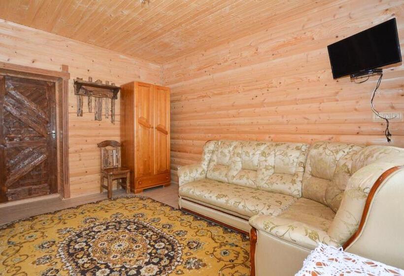 חדר סטנדרט לשלושה, Kozatsky Dvorik