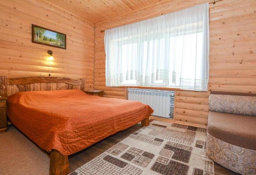 חדר סטנדרט לשלושה, Kozatsky Dvorik