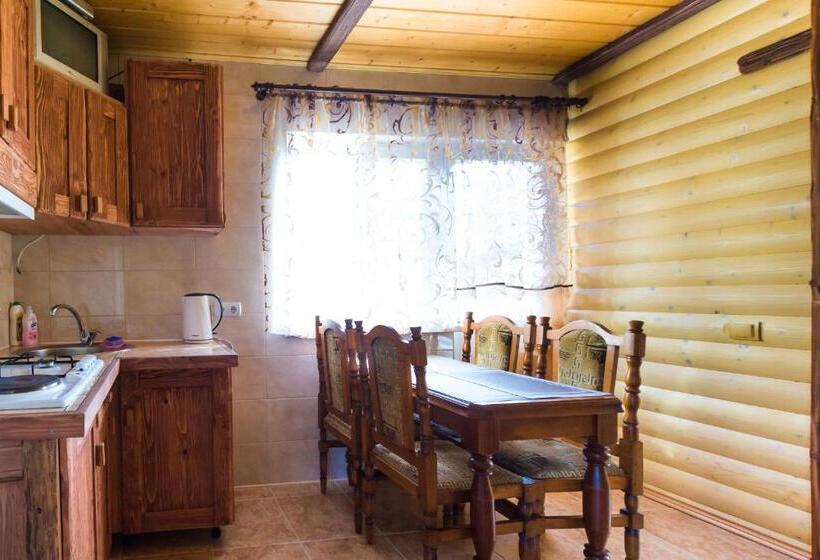 דירת חדר, Kozatsky Dvorik