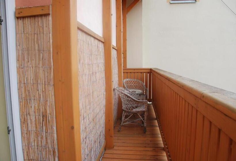 豪华两卧室公寓, Penzion Rotunda