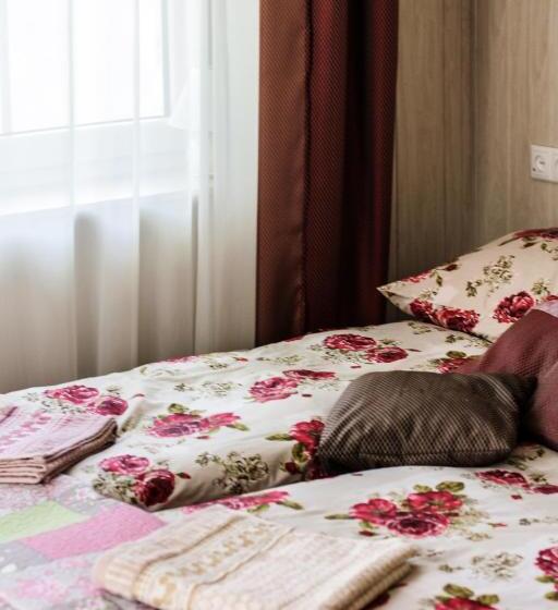 اتاق استاندارد با بالکن, Rotuã…â¡ã„â€”