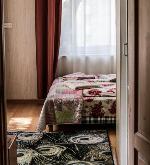 اتاق استاندارد با بالکن, Rotuã…â¡ã„â€”