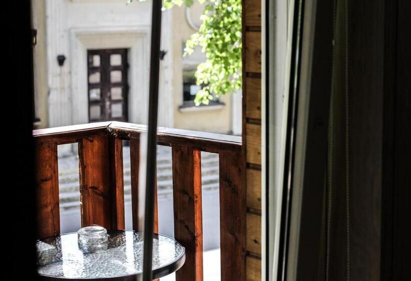 اتاق استاندارد با بالکن, Rotuã…â¡ã„â€”