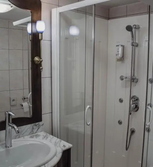 استودیوی استاندارد, črni Baron Pension Black Baron