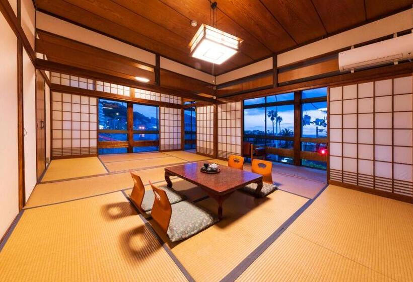 اتاق خانوادگی, Jyokiya