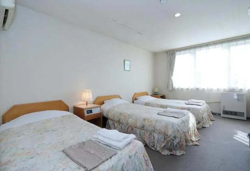 Standard Kolmen Hengen Huone, Tensui