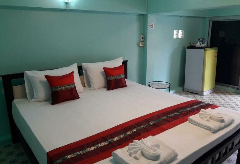 غرفة قياسية, Oyo Ban Thassanee