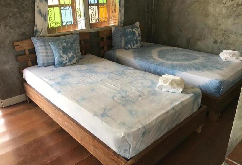 اتاق استاندارد, Oyo Ban Thassanee