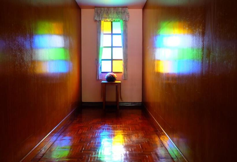 غرفة قياسية, Oyo Ban Thassanee