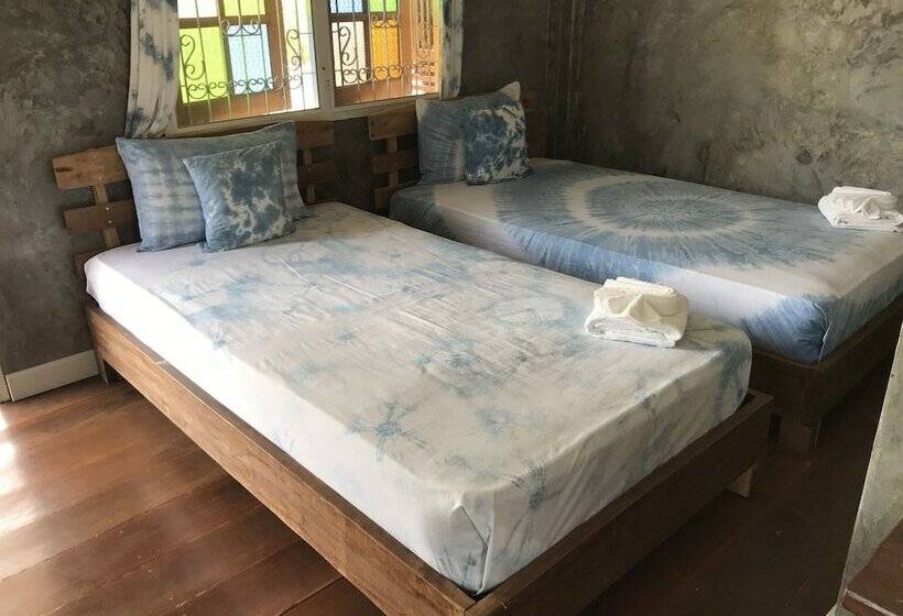 غرفة قياسية, Oyo Ban Thassanee