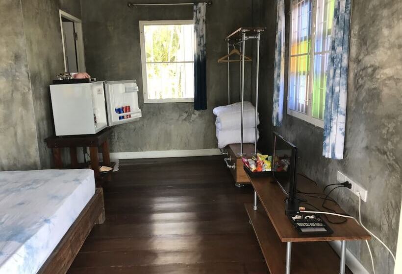 غرفة قياسية, Oyo Ban Thassanee