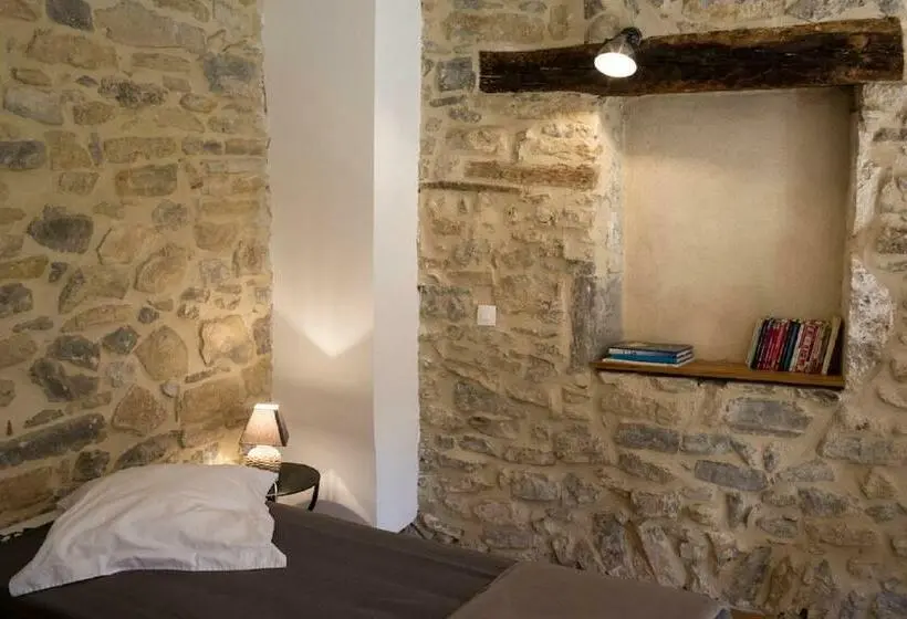 スタンダード4人部屋, Maison D Hôtes Mas De La Chadenede