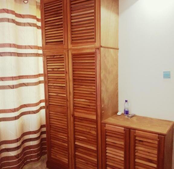 اتاق لوکس, Sisters And Spa