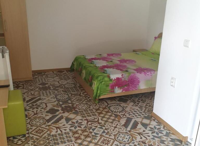 غرفة قياسية, House Of Sun