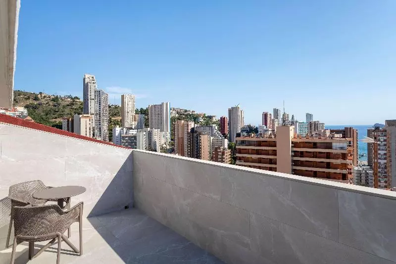 اتاق استاندارد با تراس, Halley Hotel & Apartments Affiliated By Meliá