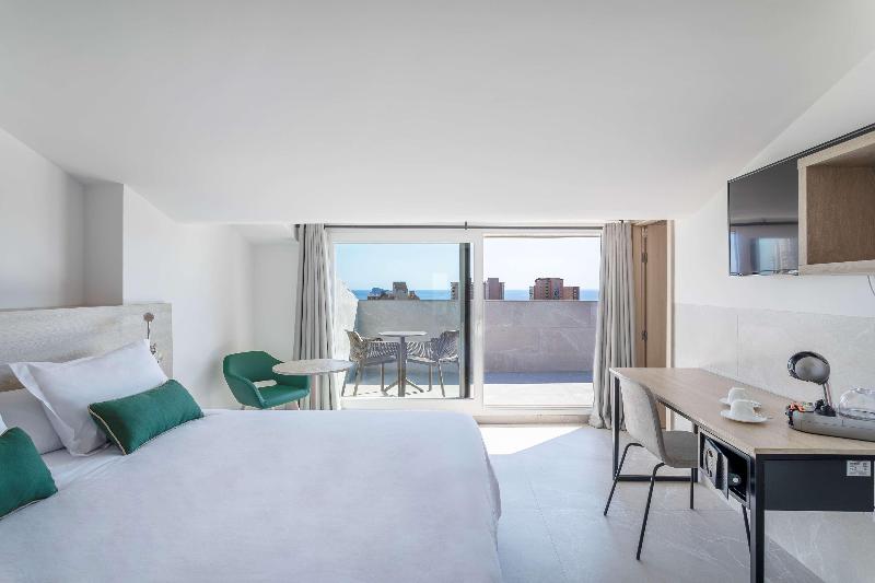 اتاق استاندارد با تراس, Halley Hotel & Apartments Affiliated By Meliá