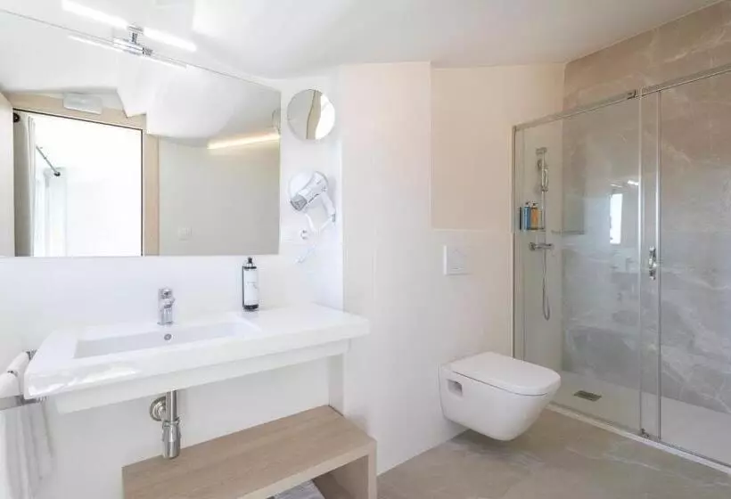 اتاق استاندارد با تراس, Halley Hotel & Apartments Affiliated By Meliá