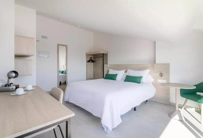 اتاق استاندارد با تراس, Halley Hotel & Apartments Affiliated By Meliá