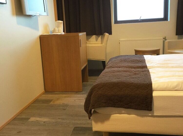 اتاق استاندارد سه نفره, Cabin