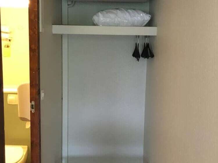 스탠다드 룸 더블 침대, Campanile Dax  Saint Paul Les Dax