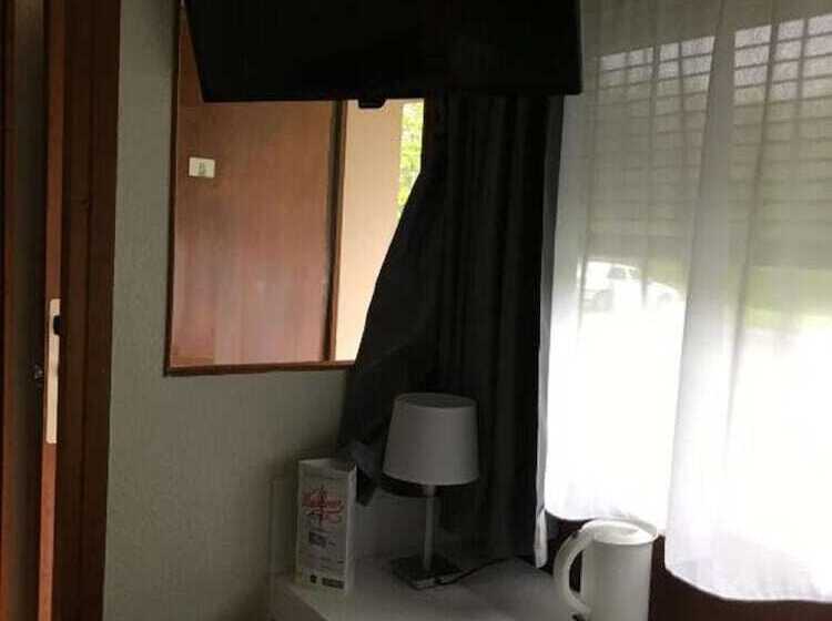 스탠다드 룸 더블 침대, Campanile Dax  Saint Paul Les Dax