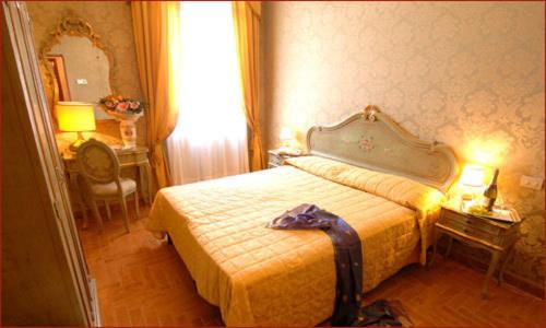 Habitación Triple Estándar, Canal