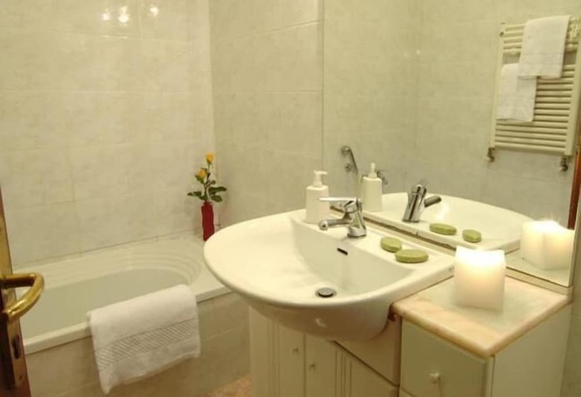 Номер Стандарт Трехместный, Canal