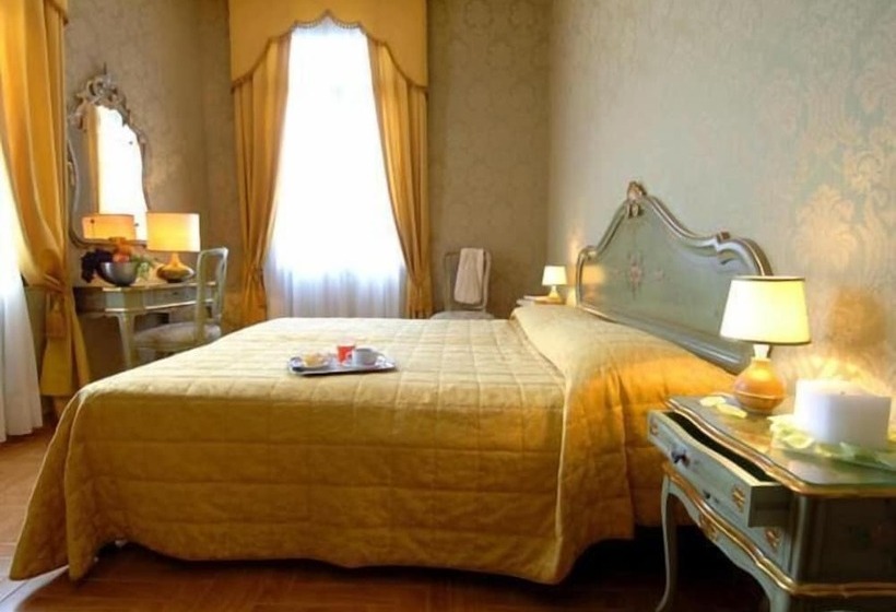 Habitación Triple Estándar, Canal