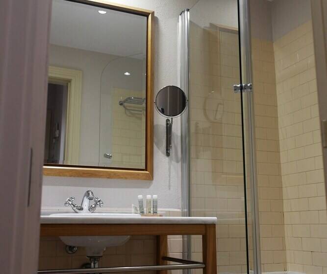 اتاق استاندارد سه نفره, Cuentame La Puebla