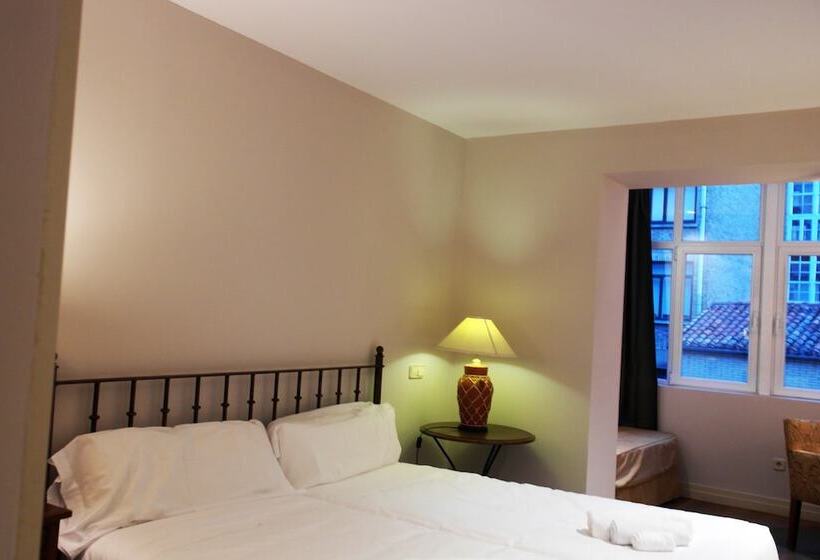 اتاق استاندارد سه نفره, Cuentame La Puebla