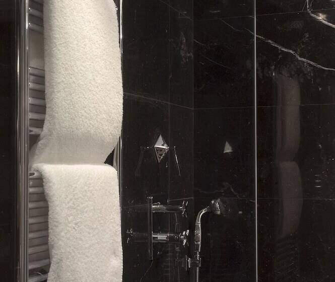 اتاق استاندارد سه نفره, Cuentame La Puebla