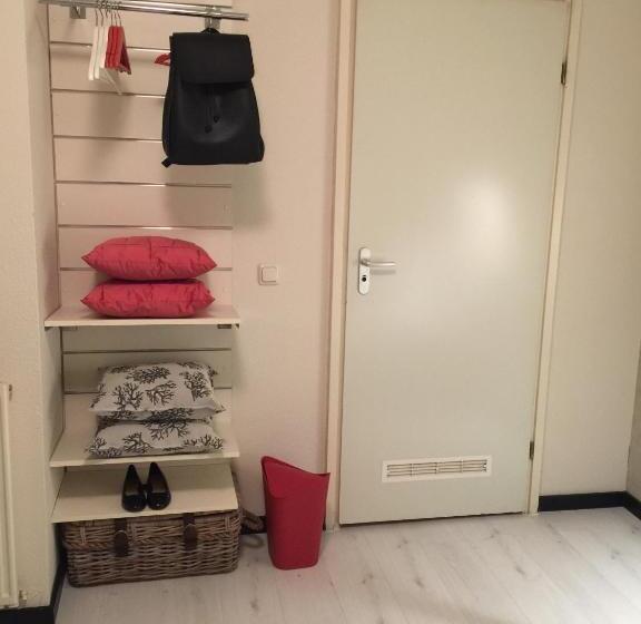 غرفة قياسية, France