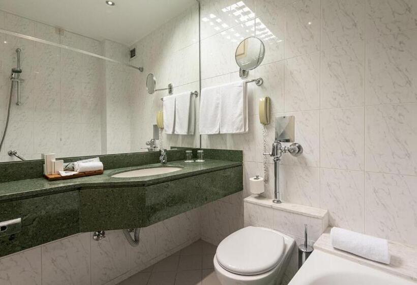 جناح جونيور سرير كينج, Holiday Inn Thessaloniki, An Ihg
