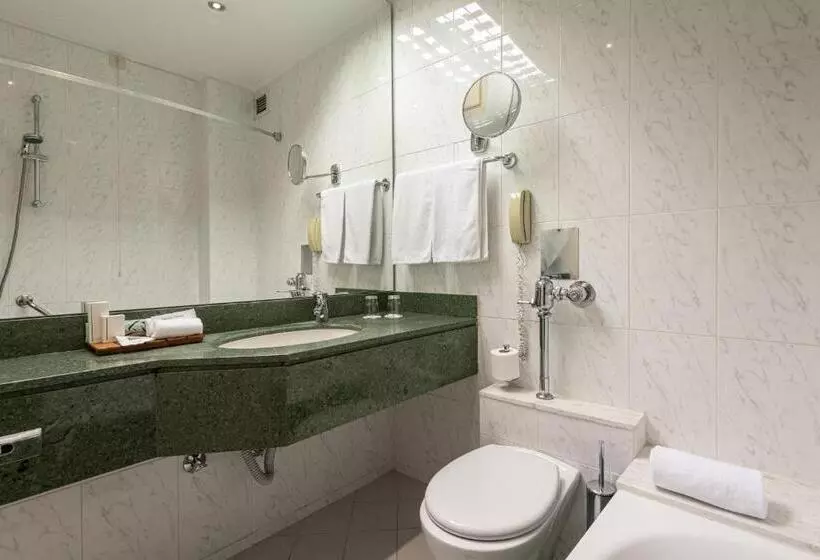 سوییت جونیور, Holiday Inn Thessaloniki, An Ihg