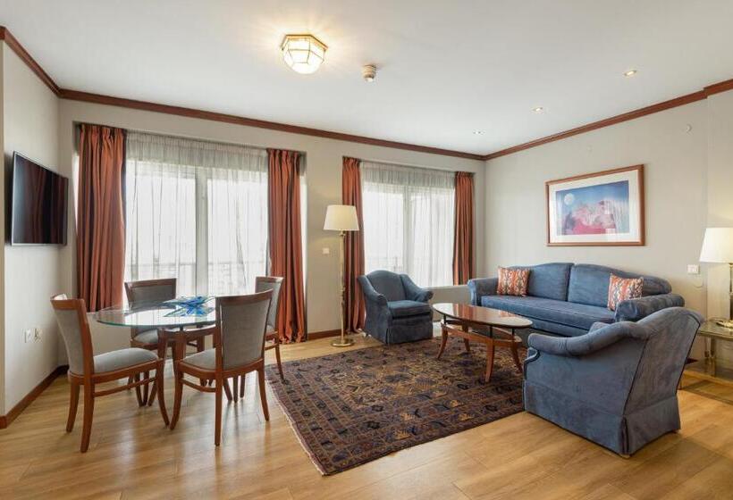 سوئیت اجرایی با تخت کینگ, Holiday Inn Thessaloniki, An Ihg