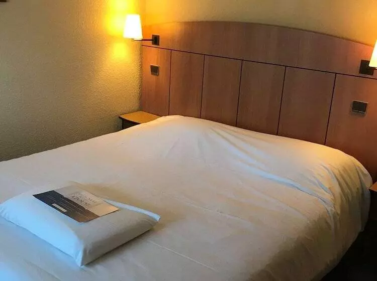 ダブルベッドスタンダードルーム, Kyriad Tarbes Odos