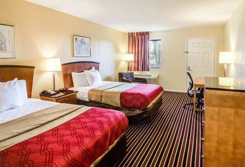 ２ダブルベッドのスタンダードルーム, Rodeway Inn & Suites Hwy 290 Nw