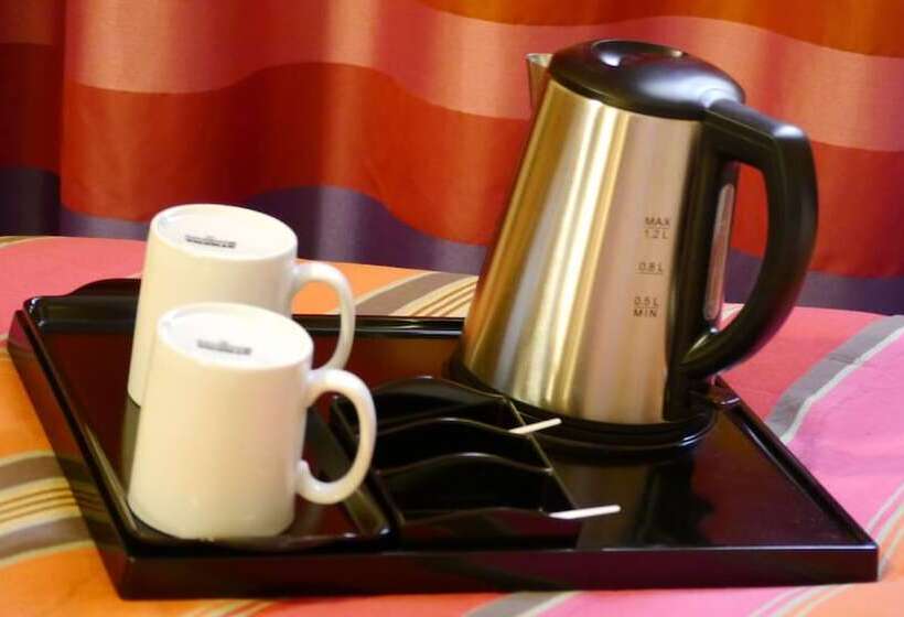 חדר סטנדרט לשלושה, Saint Sauveur