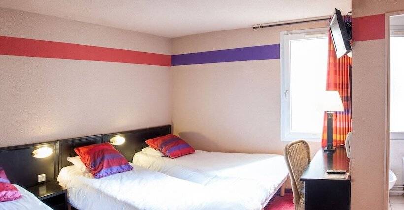 חדר סטנדרט לשלושה, Saint Sauveur