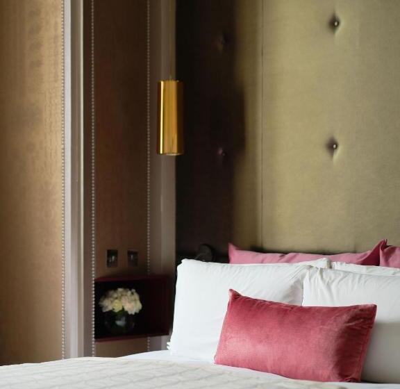 سوئیت با تخت بزرگ, Sofitel London St James